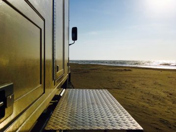 An Albaniens Stränden außerhalb der Saison